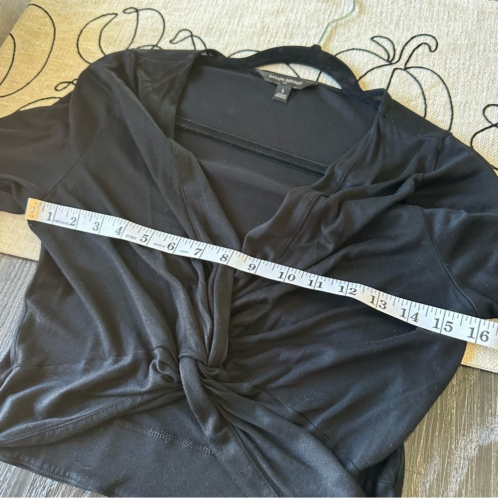 Banana Republic SilkyLuxe Center-Twist Waist Length Bell Sleeve Black Top, Small - Picture 7 of 8